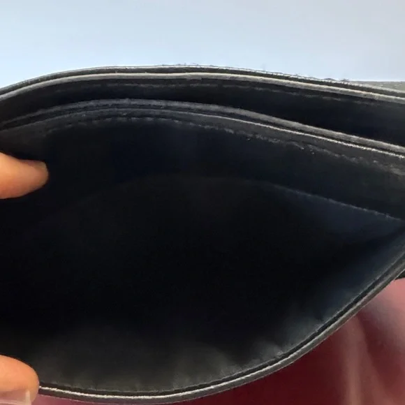 Delika-stylish black Crossbody messenger /handbag great for both men or women - Picture 8 of 8